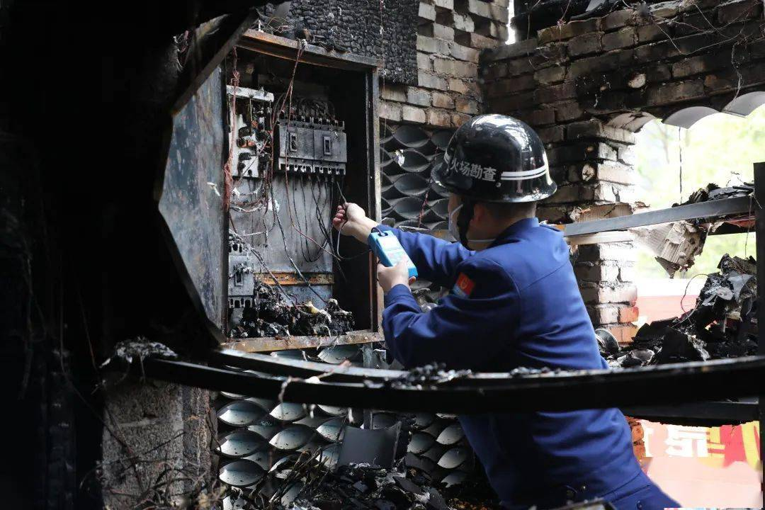 爆发电气火灾前有5个征兆，，，，，预防电气火灾少不了它！